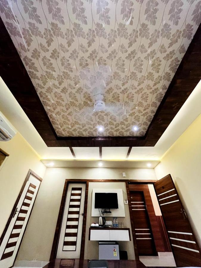 Shri Sai Hotel Āzamgarh 외부 사진