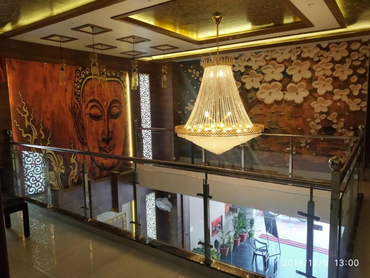 Shri Sai Hotel Āzamgarh 외부 사진