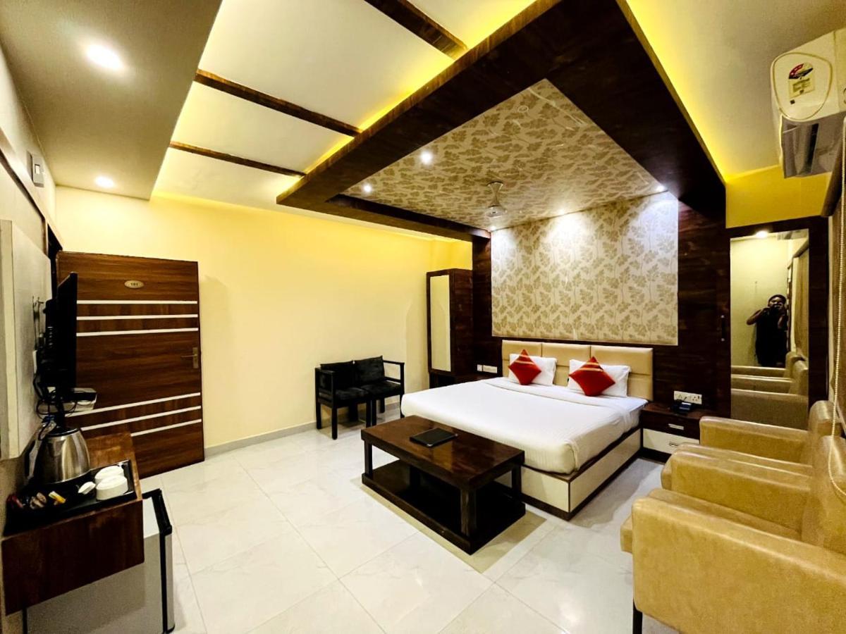 Shri Sai Hotel Āzamgarh 외부 사진