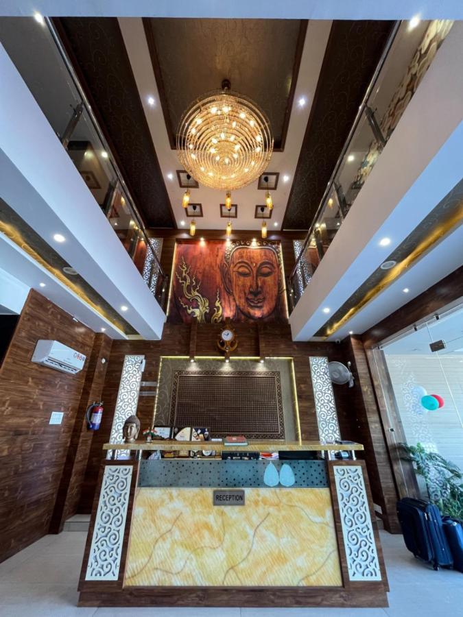 Shri Sai Hotel Āzamgarh 외부 사진